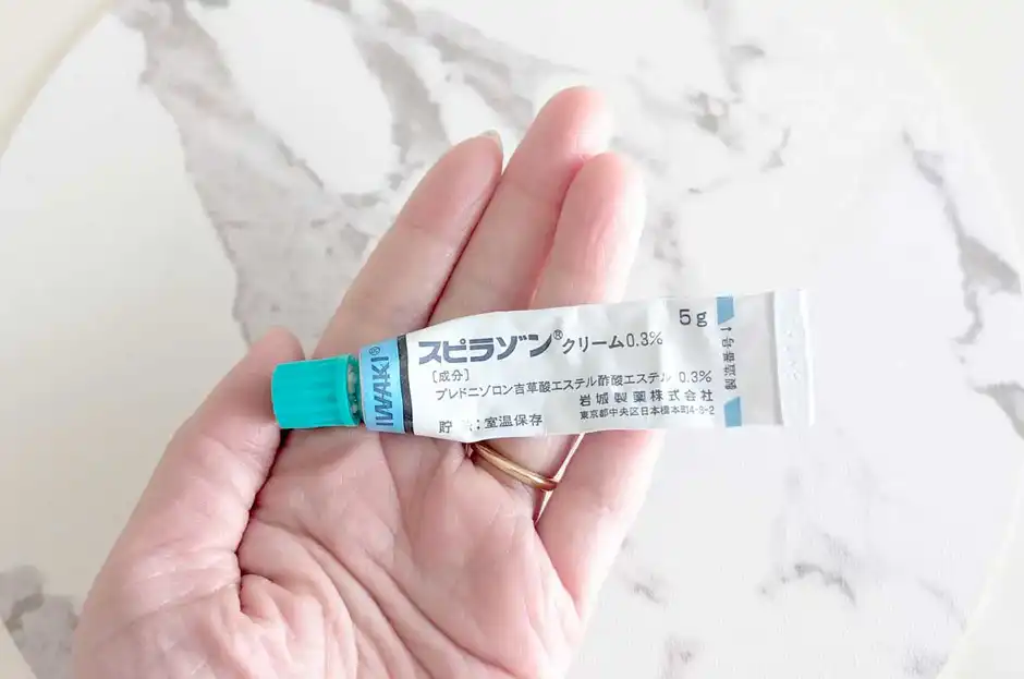 LEDマスクのやりすぎでスピラゾンクリーム処方された