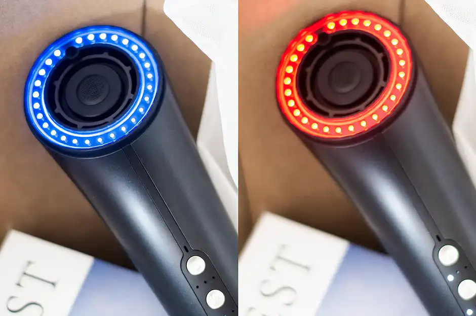 特長⑤ 赤・青のLEDで頭皮ケアまで同時に完了