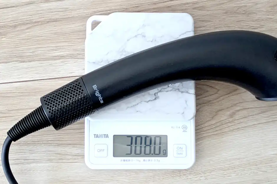 Brighte(ブライト)シャワードライヤーの本体重さは308g