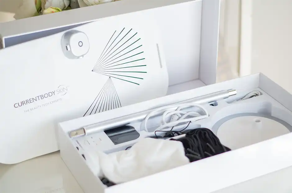 【口コミ】18.8万円の『カレントボディLED光美容パネル』を2ヶ月使ってみた！