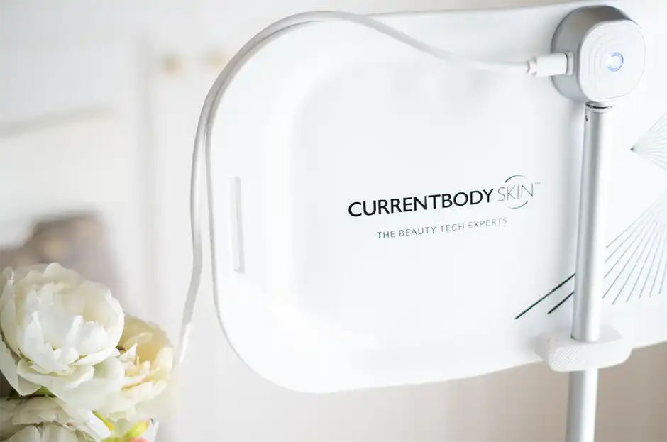 【一番安く買う方法は？】10%OFFクーポンで『カレントボディLED光美容パネル』をお得にゲット