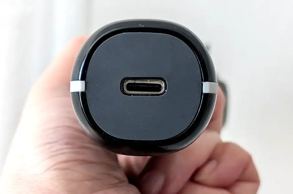 スマホや他の家電で使っているType-Cケーブルをそのまま使い回せる