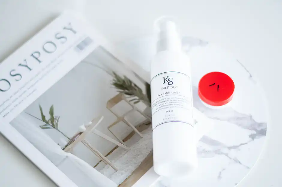 オンライン診療でも有名な東京美肌堂が医師と共同開発したスプレー式化粧水兼乳液とハイドロキノン