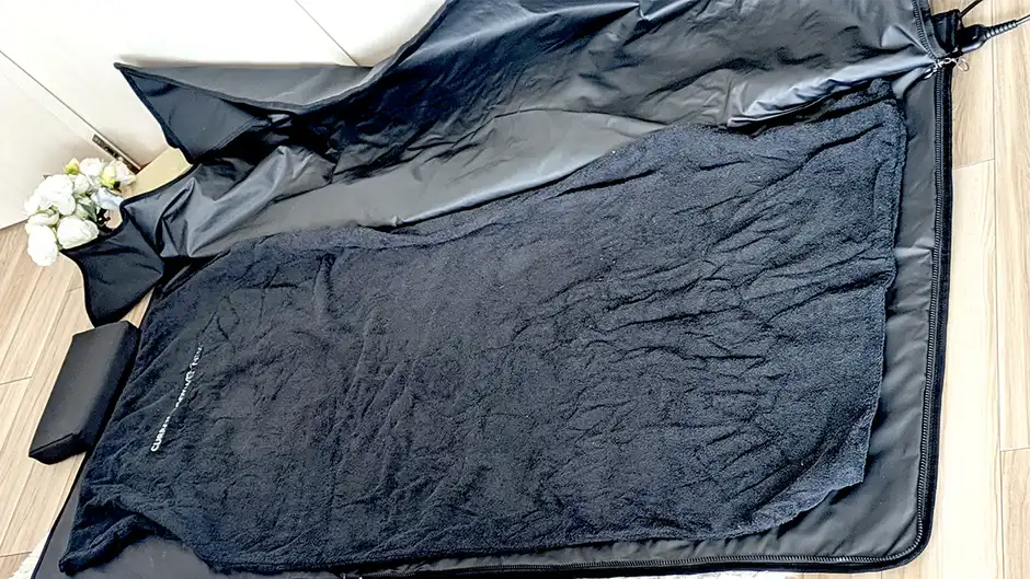 タオルインサートをブランケット本体に敷く